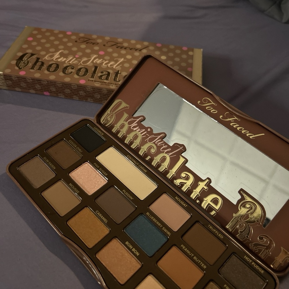 Too Faced Semi Sweet Chocolate Bar Eyeshadow Palette🍫